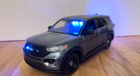 1/43 Unmarked Ford Explorer w/ Working Lights
